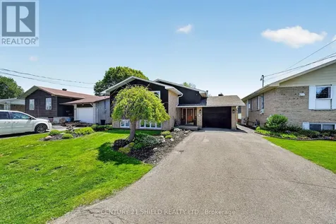 812 Briarhill Avenue Cornwall ON K6J 3N5