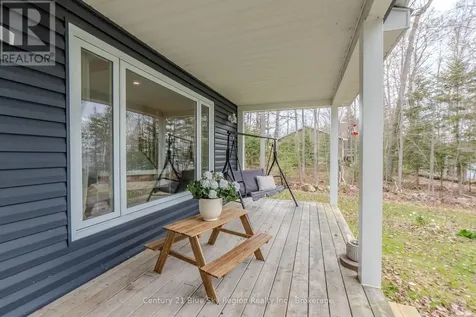 64 Ninovan Road East Callander ON P1B 8Z4