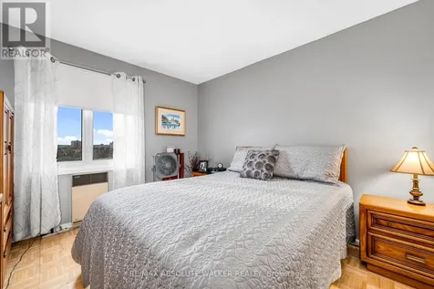158C Mcarthur Avenue Ottawa ON K1L 8E7