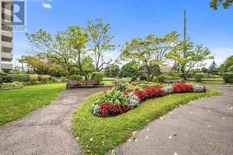 158C Mcarthur Avenue Ottawa ON K1L 8E7