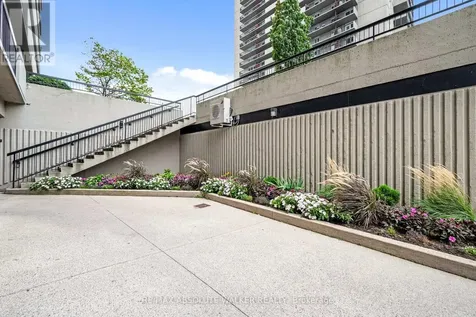 158C Mcarthur Avenue Ottawa ON K1L 8E7