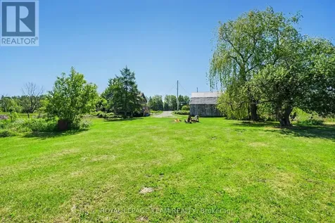 5894 Roger Stevens Drive Montague ON K7A 4S6