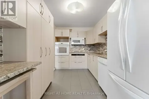 665 Bathgate Drive Ottawa ON K1K 3Y4