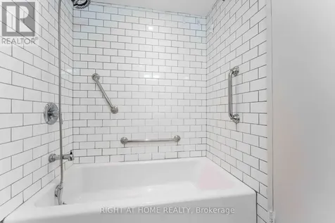 665 Bathgate Drive Ottawa ON K1K 3Y4