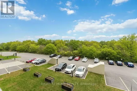 665 Bathgate Drive Ottawa ON K1K 3Y4