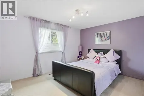 3277 Folkway Drive Burlington ON L7M 3J2