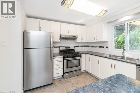 151 Gateshead Crescent Stoney Creek ON L8G 3W1
