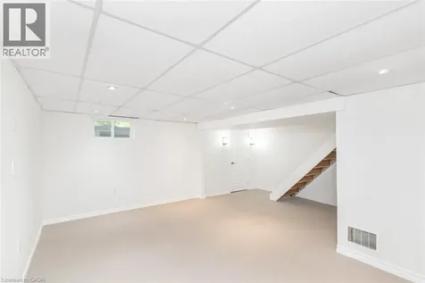 151 Gateshead Crescent Stoney Creek ON L8G 3W1