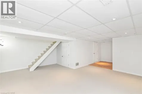 151 Gateshead Crescent Stoney Creek ON L8G 3W1