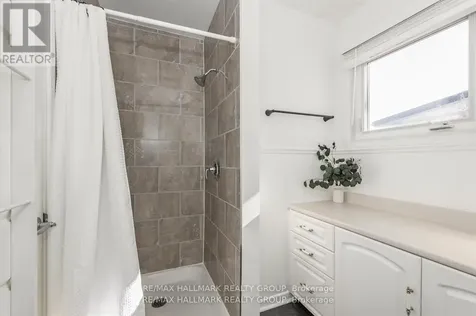 20 Mulvagh Avenue Ottawa ON K2E 6M6