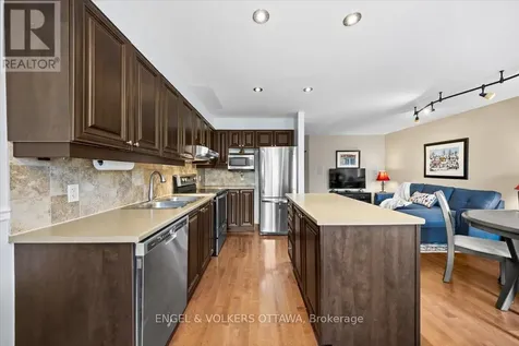 319 Hillsboro Private Ottawa ON K2M 3B2