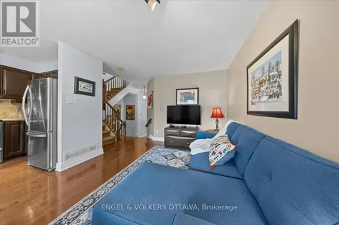 319 Hillsboro Private Ottawa ON K2M 3B2