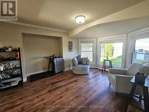 958 6th Avenue West Owen Sound ON N5K 5G4