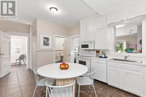 136 Oak Street Collingwood ON L9Y 2X8
