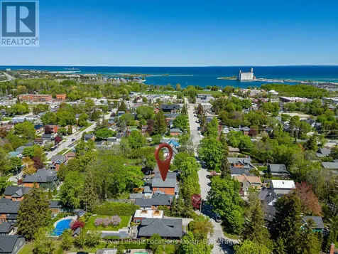 136 Oak Street Collingwood ON L9Y 2X8