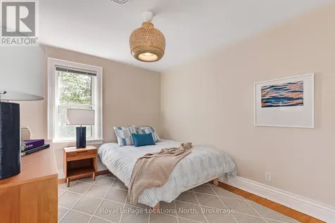 136 Oak Street Collingwood ON L9Y 2X8