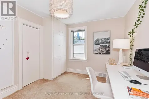 136 Oak Street Collingwood ON L9Y 2X8