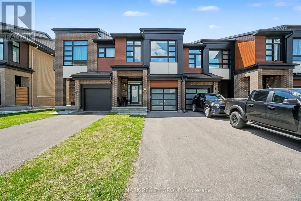 323 Wabasso Lane Ottawa ON K1T 0T2