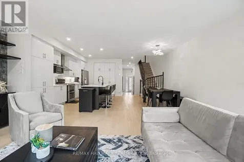 323 Wabasso Lane Ottawa ON K1T 0T2