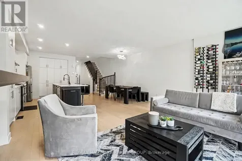323 Wabasso Lane Ottawa ON K1T 0T2