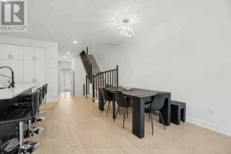 323 Wabasso Lane Ottawa ON K1T 0T2