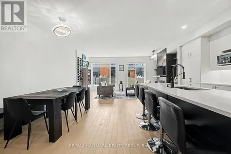 323 Wabasso Lane Ottawa ON K1T 0T2