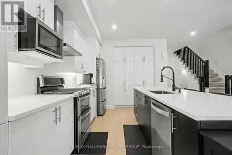 323 Wabasso Lane Ottawa ON K1T 0T2