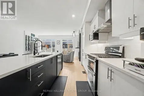 323 Wabasso Lane Ottawa ON K1T 0T2