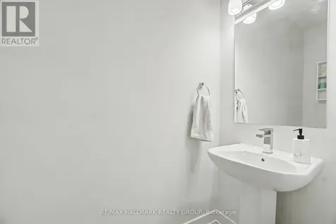 323 Wabasso Lane Ottawa ON K1T 0T2