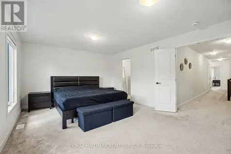 323 Wabasso Lane Ottawa ON K1T 0T2