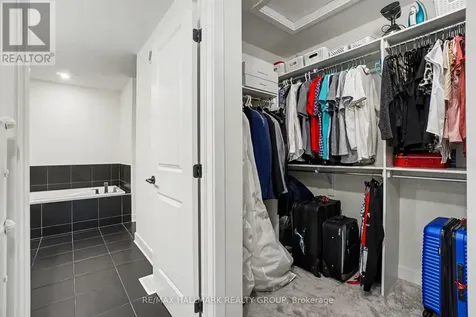 323 Wabasso Lane Ottawa ON K1T 0T2