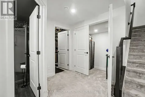 323 Wabasso Lane Ottawa ON K1T 0T2