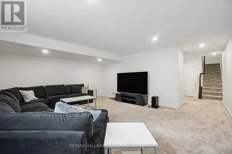323 Wabasso Lane Ottawa ON K1T 0T2