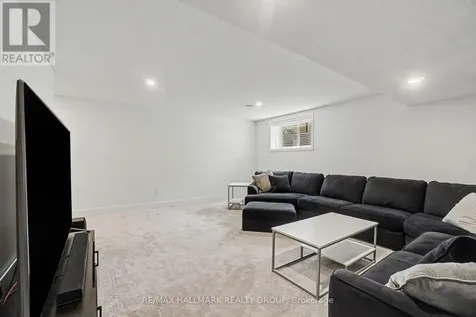 323 Wabasso Lane Ottawa ON K1T 0T2