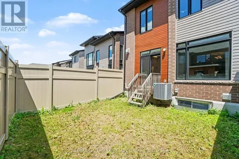 323 Wabasso Lane Ottawa ON K1T 0T2