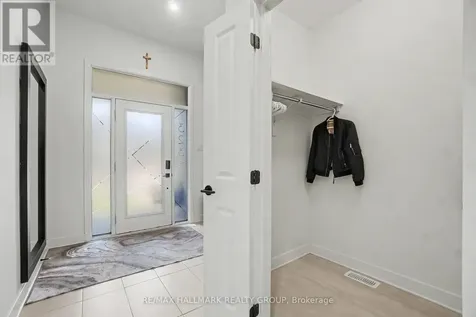 323 Wabasso Lane Ottawa ON K1T 0T2