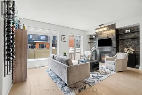 323 Wabasso Lane Ottawa ON K1T 0T2