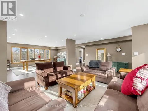 1785 Davis Drive West King ON L3Y 4V9