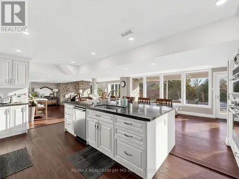 1785 Davis Drive West King ON L3Y 4V9