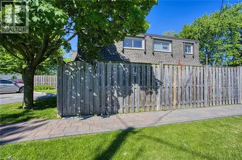7 Viking Court Grimsby ON L3M 3T8