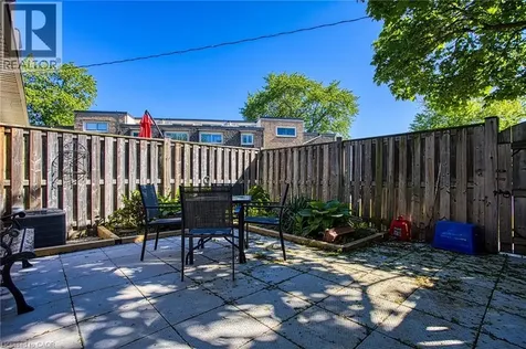 7 Viking Court Grimsby ON L3M 3T8