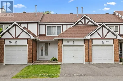 1828 Axminster Court Ottawa ON K1C 1Z4