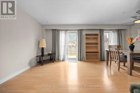 1828 Axminster Court Ottawa ON K1C 1Z4