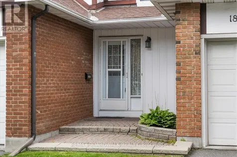 1828 Axminster Court Ottawa ON K1C 1Z4