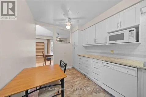 1828 Axminster Court Ottawa ON K1C 1Z4