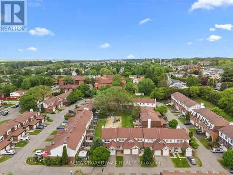 1828 Axminster Court Ottawa ON K1C 1Z4