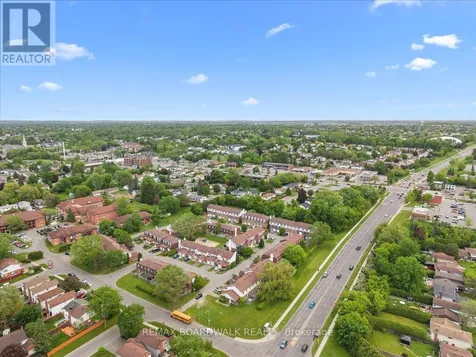 1828 Axminster Court Ottawa ON K1C 1Z4