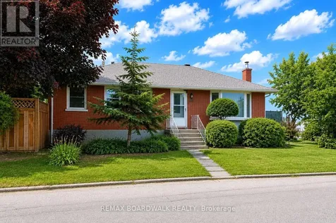 625 Clarke Avenue Ottawa ON K1K 0Y6