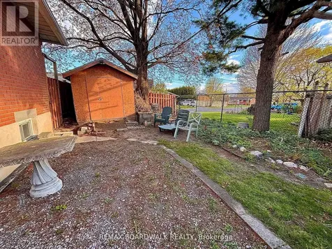 625 Clarke Avenue Ottawa ON K1K 0Y6