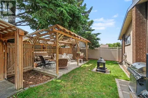 2450 Magnus Avenue Ottawa ON K1G 1J8